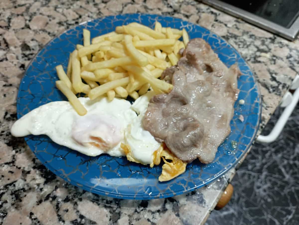 icon-00-Combinado-de-Cerdo-con-Huevos-Fritos-y-Patatas-Fritas.jpeg