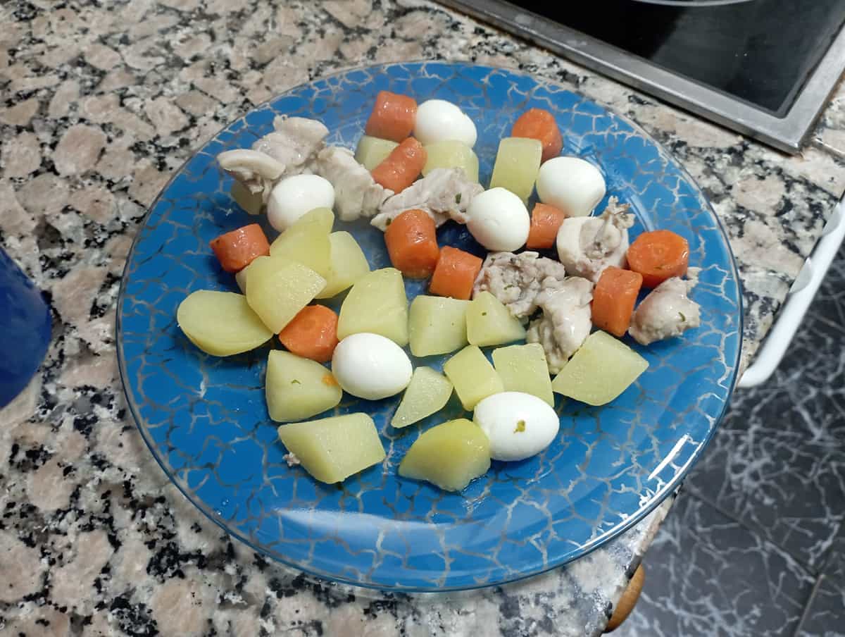 icon-00-Pollo-Cocido-con-Verduras-y-Huevos-de-Cadarniz.jpeg